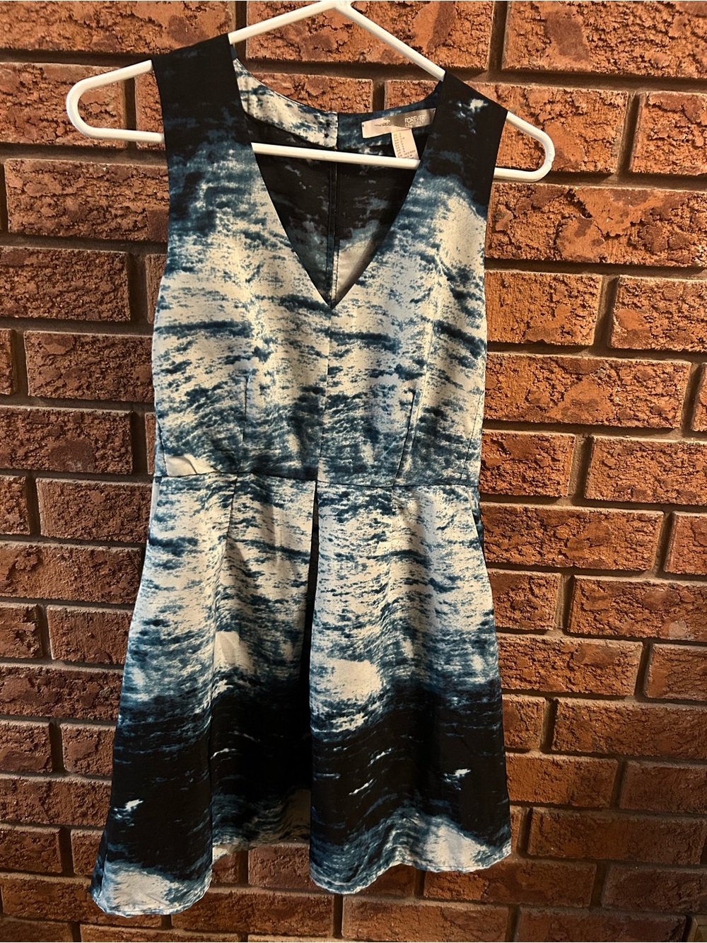 Forever 21 Blue & White Sleeveless V-Neck Fit-and-Flare Dress